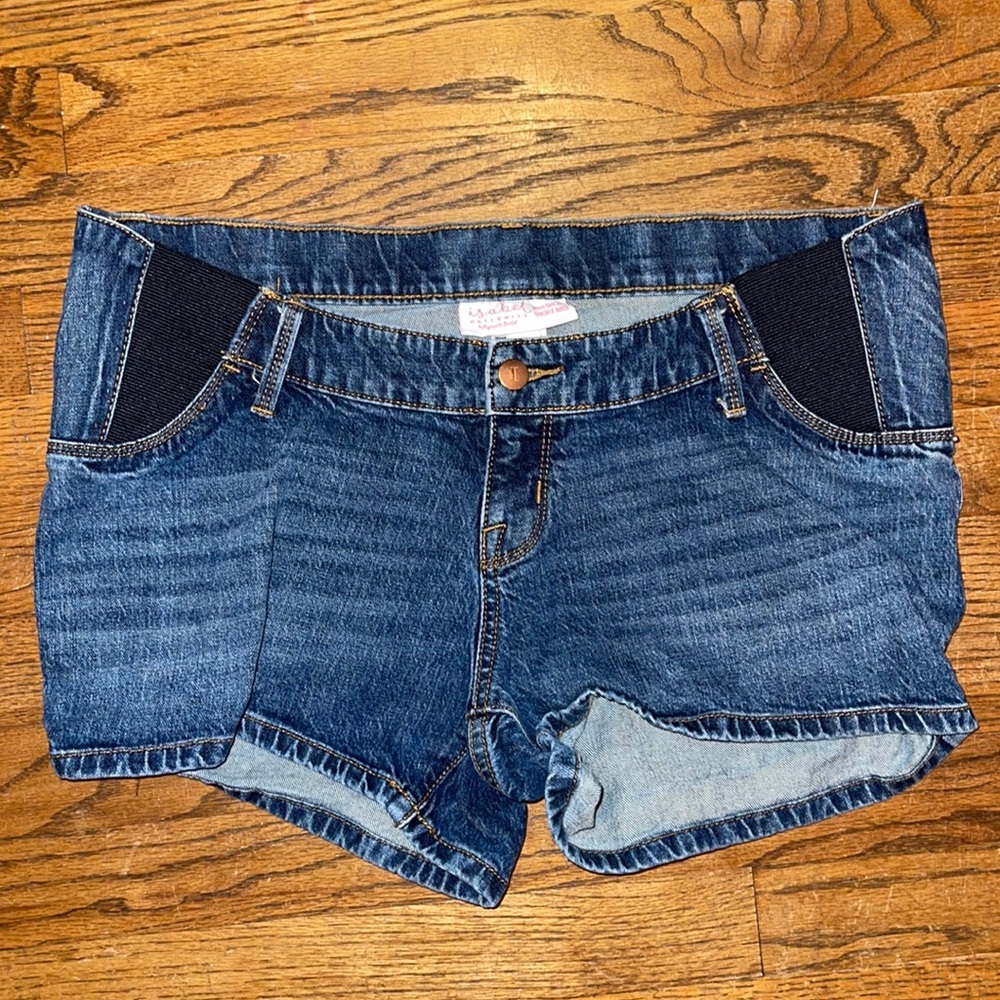 Maternity shorts